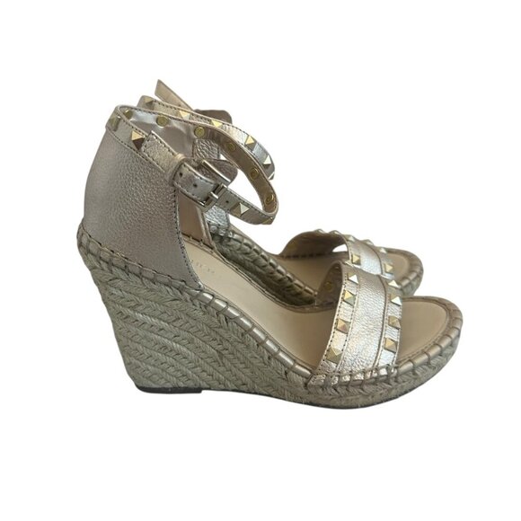 Marc Fisher Kegan Metallic Wedge Sandals Stud Heels Leather Size 7.5 Women's - Picture 2 of 13